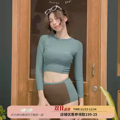2021 New Korean green ins Wind long sleeved swimsuit two-piece sunshade sunscreen slim hot spring bath bathing swimsuit women