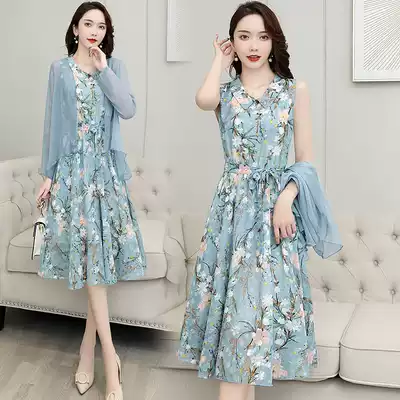 Two-piece chiffon floral dress female 2021 spring and summer new waist temperament slim Western style age-reducing suit skirt