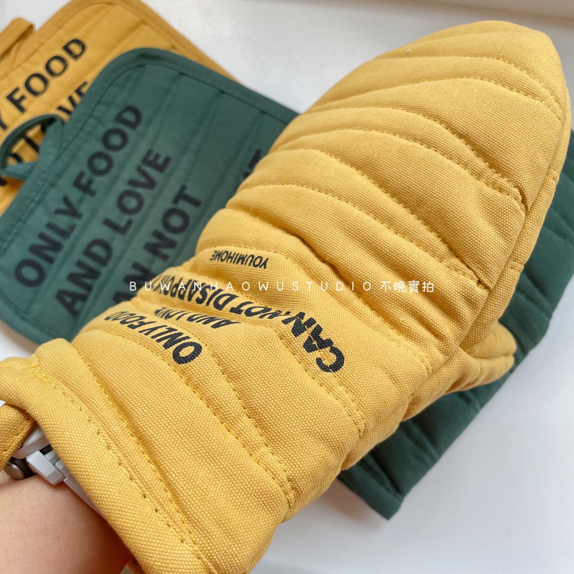 A little expensive but ultra-nordic thickened microwave oven canvas anti-scalding microwave oven hand package cushion cup cushion
