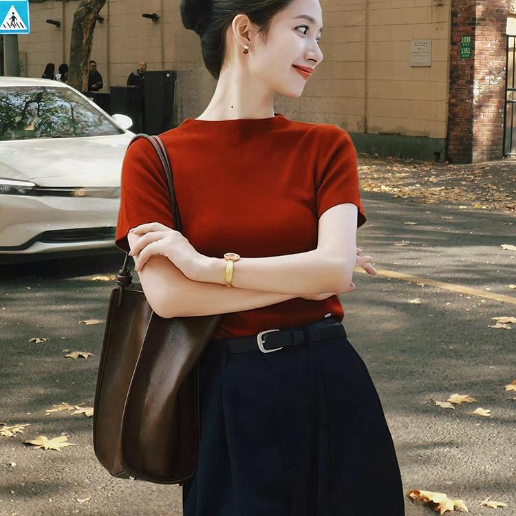 Minimalist Retro Red High-Neck Women's Thin Slim-Fit Versatile Knitted Short-Sleeve T-Shirt for Early Autumn with a High-End Feel Minimalist Retro Red High-Neck Women's Thin Slim-Fit Versatile Knitted Short-Sleeve T-Shirt for Early Autumn with a High-End Feel