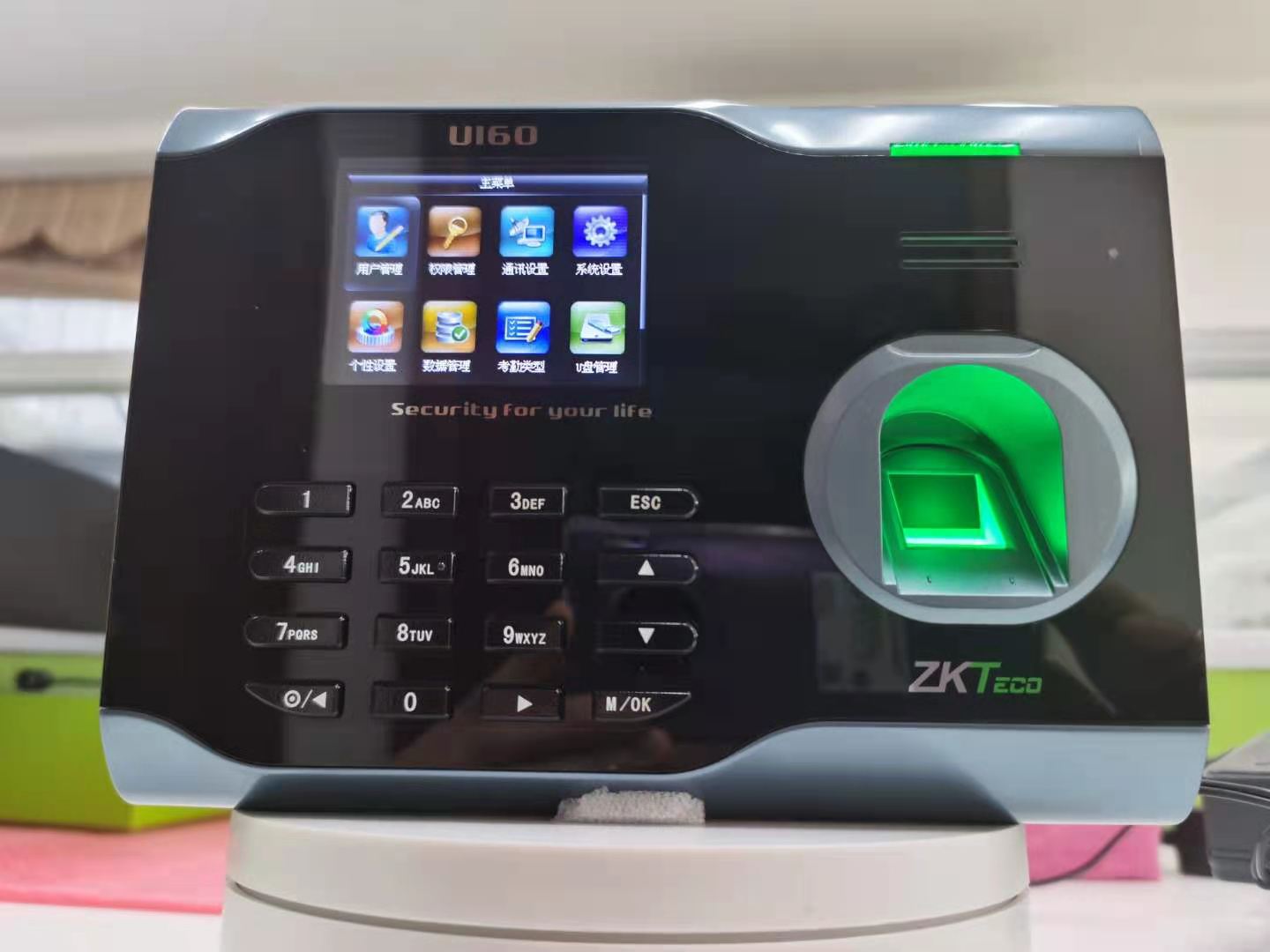 Entropy-based central control U160 fingerprint beating card clock with wireless WiFi Internet U disc Download customizable ID IC swipe