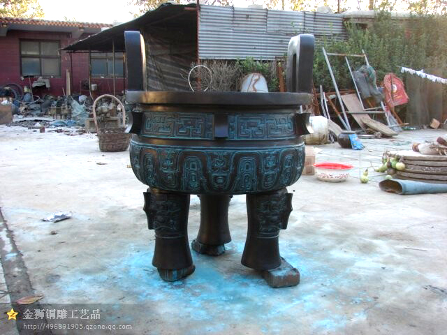 Pure copper Baoding Tripod Pendulum Large-size Tripod Imitation Ancient Bronzes Bronze Ware Tripods Tripod Craftsmanship Gifts Swing Accessories for Opening Gifts