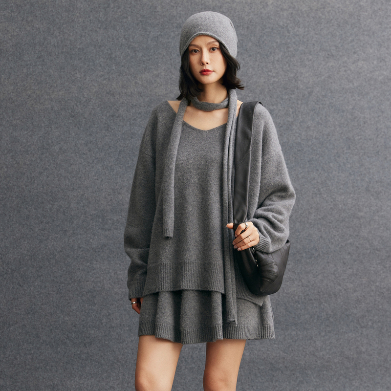 Cashmere V-Neck Drop-Shoulder Sleeve Autumn and Winter Thick Pullover Knit Sweater with Slit, Elastic Waist Short Skirt Two-Piece Set