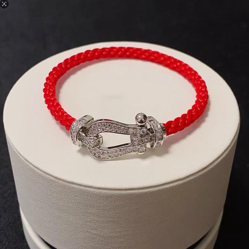 Horseshoe Buckle Bracelet 18K Rose Gold Small Red String Full of Diamonds 2026 Year of the Horse Couple's Zodiac Year Good Luck Bracelet for Men and Women Horseshoe Buckle Bracelet 18K Rose Gold Small Red String Full of Diamonds 2026 Year of the Horse Couple's Zodiac Year Good Luck Bracelet for Men and Women