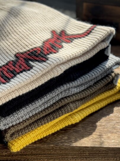 American mountaineering new niche retro knitted hat warm outdoor ski woolen hat autumn and winter yellow big head cold hat