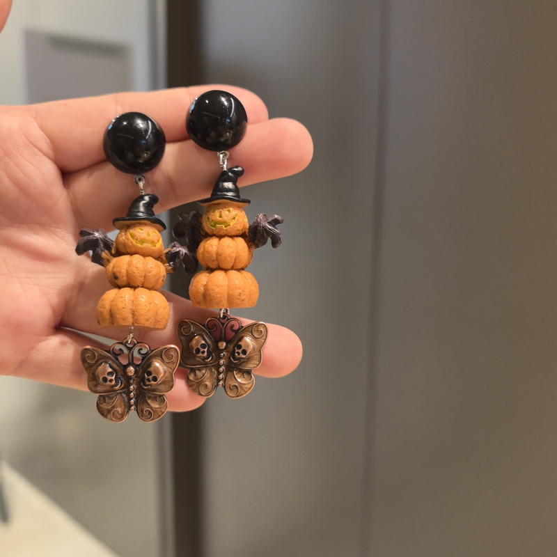 Muqi Original 2026 New Halloween Pumpkin Vintage Personality Earrings Unique Cross-Border Skull Non-Pierced Ear Clips