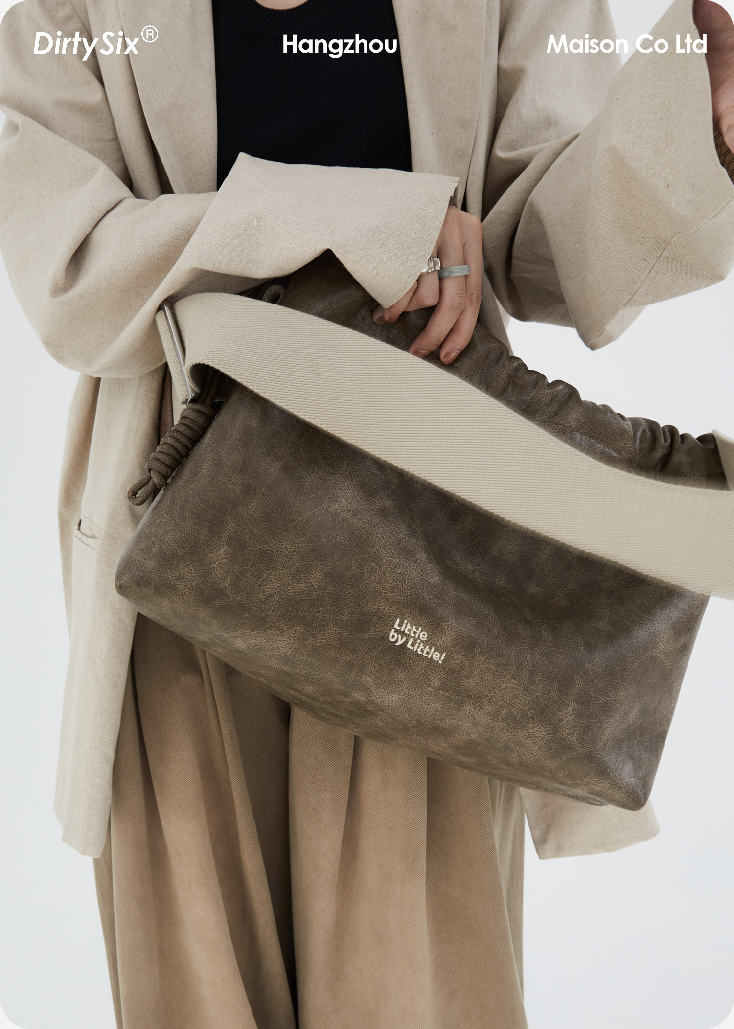 Oatmeal milk coffee color Little by little wide shoulder strap 