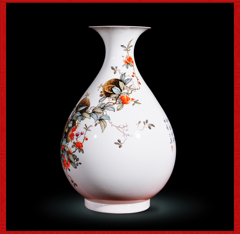 Jingdezhen ceramics Feng Jie hand - made powder enamel vase modern fashion decoration crafts are rich fruits