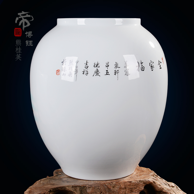 Jingdezhen ceramics famous masterpieces hand - made family vase fashion decoration handicraft furnishing articles in the living room