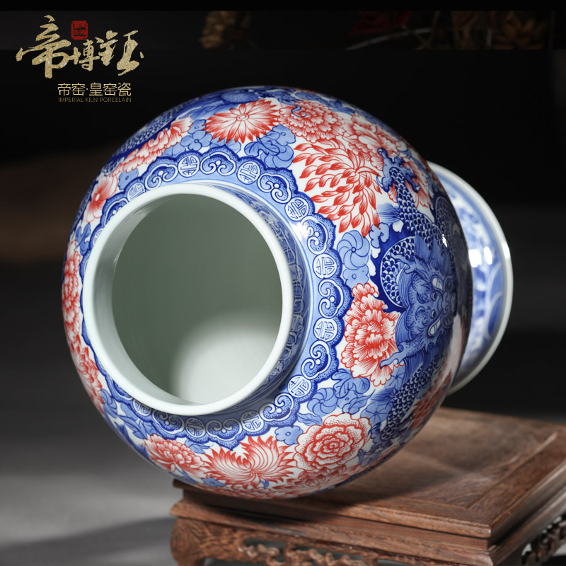 Antique hand - made porcelain of jingdezhen ceramics youligong red dragon wear a flower is the general pot of Chinese style living room home furnishing articles