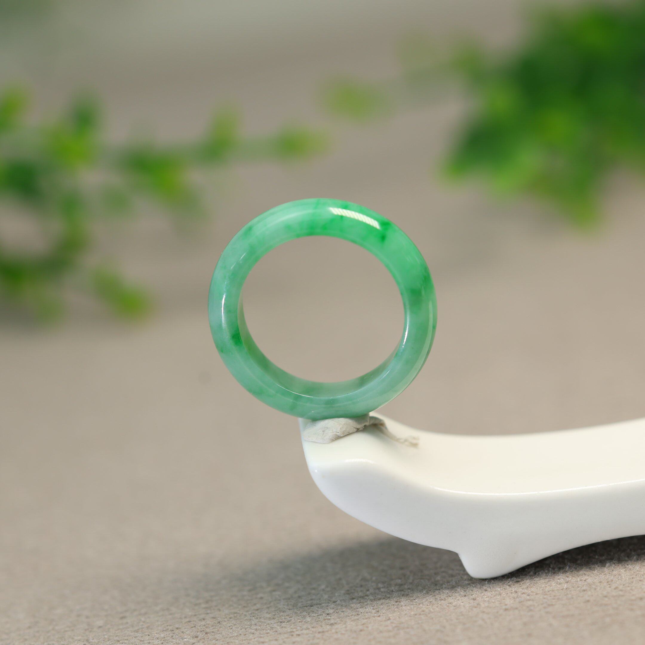 Waxy green Myanmar natural A-grade jade ring