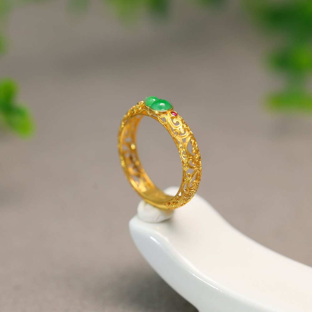 Ice full of green natural A-grade gourd ring