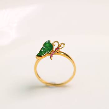 Special price 18k gold and ruby inlaid full color spicy green natural a-grade jade butterfly ring
