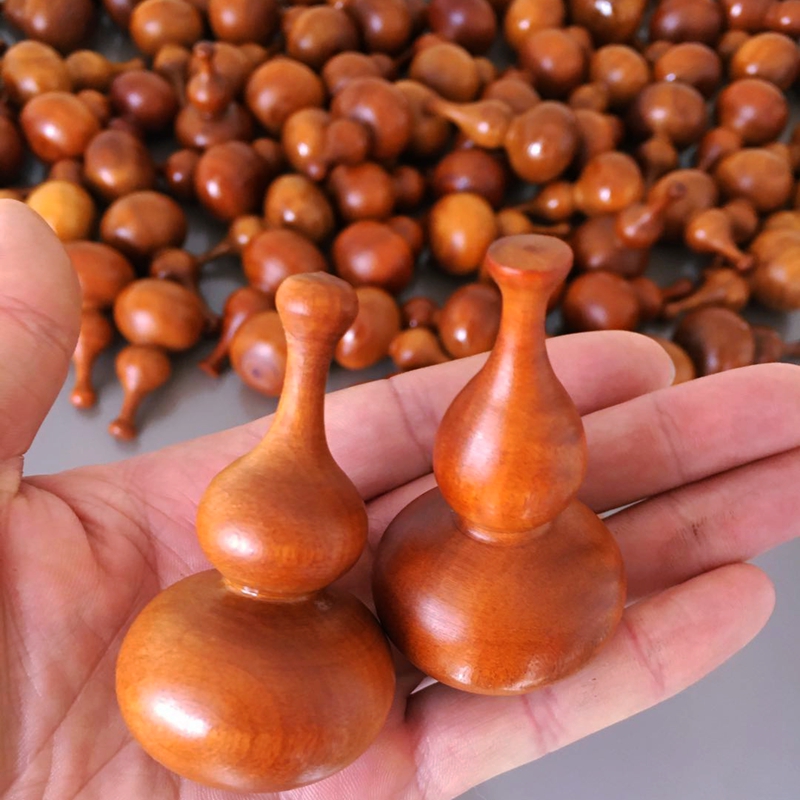 Lightning strike date wood hyacinth Wen playing with small gourd pure handmade solid wood products pendulum piece craftsmanship hand to play small gourd