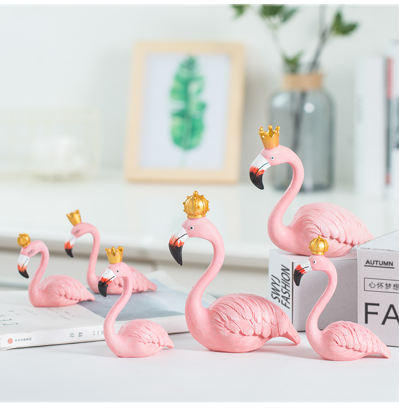 Gió Bắc Âu đôi hồng vương miện đôi flamingo trang trí máy tính để bàn phòng ngủ phòng khách TV tủ nhựa trang trí trang trí phòng ngủ nhỏ cho nữ