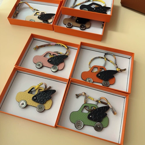 Брелок, подвеска, милое украшение на сумку, из натуральной кожи, подарок на день рождения, крокодиловый принт