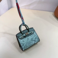 Светло-зеленый