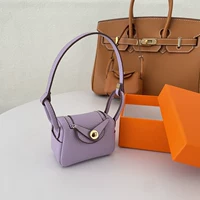 Светло-фиолетовый