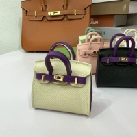 Белая сиреневая пони