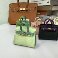 Пузырьковые зеленые макароны раздают пони