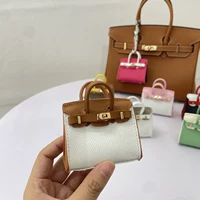 Коричневая белая коричневая крышка отправить пони