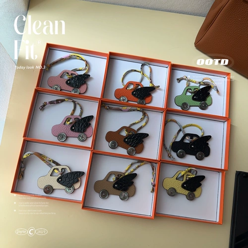 Брелок, подвеска, милое украшение на сумку, из натуральной кожи, подарок на день рождения, крокодиловый принт