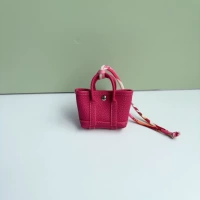 Роза красная