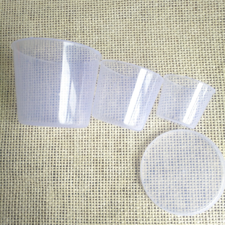 Transparent new phishing quantity cup measuring cup measuring cylinder scale measuring cup three sets of plastic measuring cup table fishing fishing