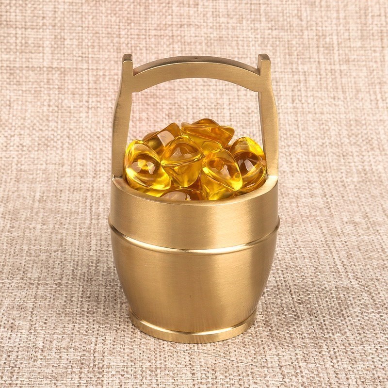 The first barrel of gold swing brass brass unified river bucket office desk desk desk model creative bucket 10