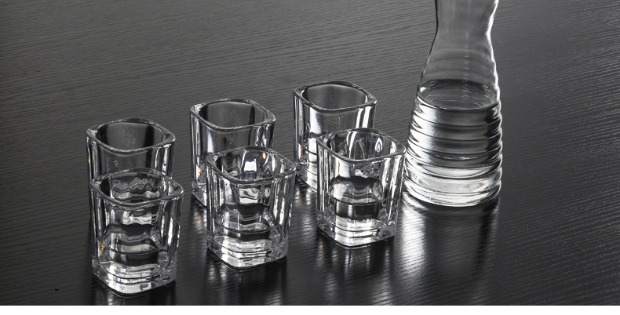 Sáng tạo ly rượu vang trắng thủy tinh đặt hầm rượu nhỏ một ly nhà Châu Âu 6 Gói rượu dày đáy - Rượu vang các loại ly uống rượu whisky