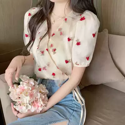 Bubble sleeve top women's summer new French design sense niche V collar waist short sleeve mesh chiffon shirt shirt