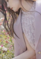 Розовый костюм