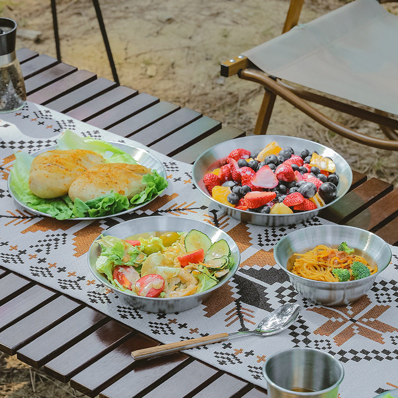 Outdoor Stainless Steel Dinner Plate 4 pieces Salad Bowl of Outdoor Supplies Camping Cutlery Eggpan Into Wild Camping Dinner Plate