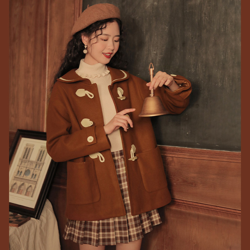 linjou Lingu Ling Jiu 2022 College Wind comeback Ancient day Department Coat Horn Button Small Fur Coat Female Short