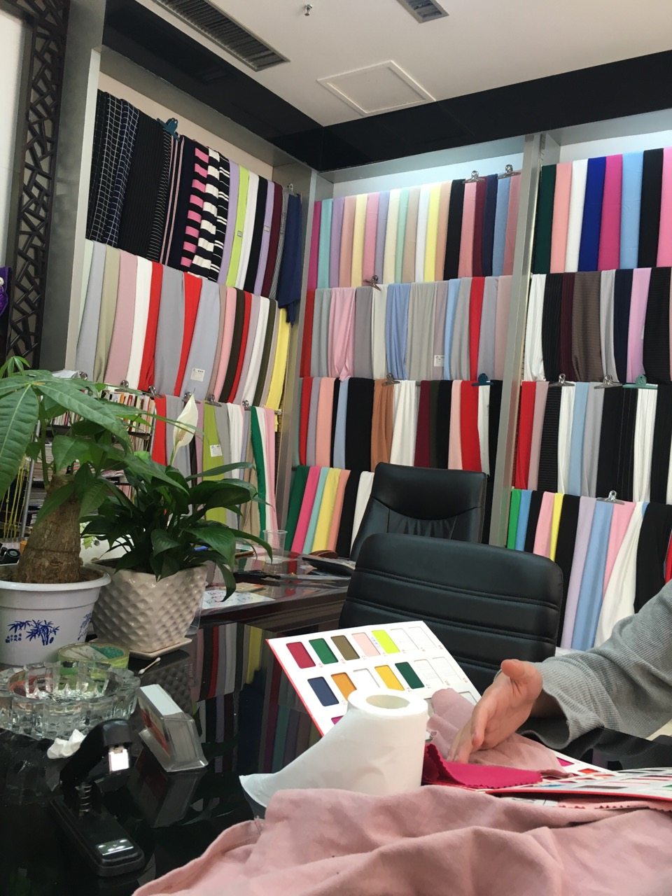 Physical clothing factory Modify clothes