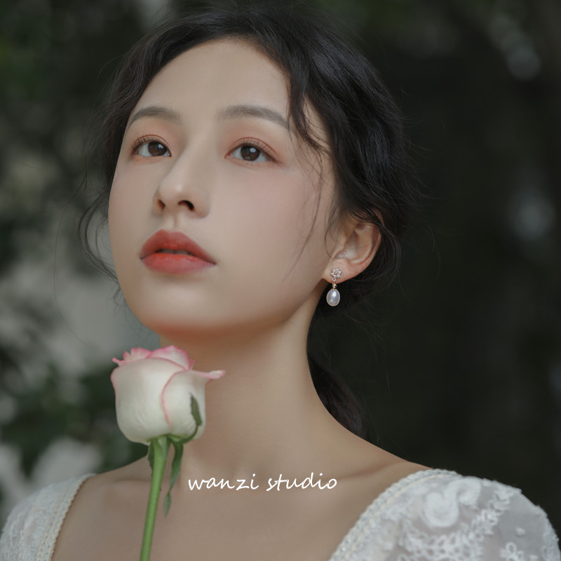 Vintage court style natural freshwater pearl stud earrings earrings small earrings super delicate super immortal 925 silver needle gas