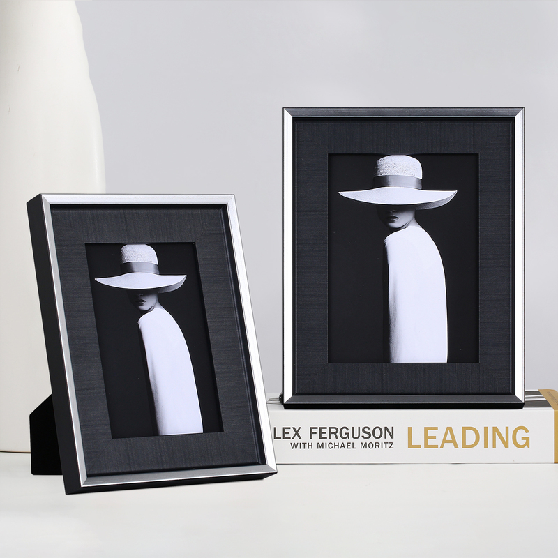 Original Design, Simple 7inch Silver Black Solid Wood Photo Frame, Glass Soft Decoration Display Stand, Decorative Ornaments, Simple and Modern