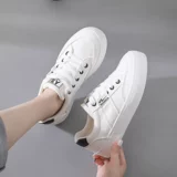 人本 Белые женские туфли, новинка 2025 года, весенняя женская обувь на плоской подошве, спортивные весенне-осенние кроссовки, повседневные 𫔮Корейская женская обувь
