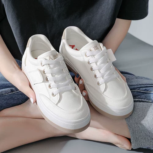 人本 Белые женские туфли, новинка 2025 года, весенняя женская обувь на плоской подошве, спортивные весенне-осенние кроссовки, повседневные 𫔮Корейская женская обувь