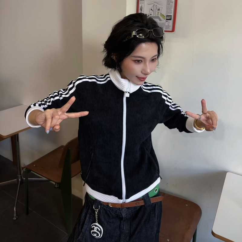 Jennie's Same Style 2026 Autumn New High-Neck Knitted Sports Long-Sleeve Jacket for Women with Three Stripes Trendy Coat