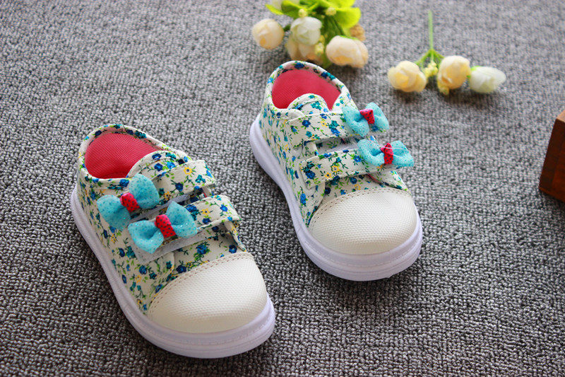 Baskets enfants en autre brodé pour printemps - Ref 988360 Image 15