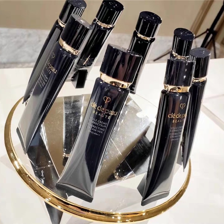 Limited purchase of 1 CPB Skin Key Coriberti Long Tube Control Oil Isolated Long version of Makeup Front Breast Moisturizing Nourishing