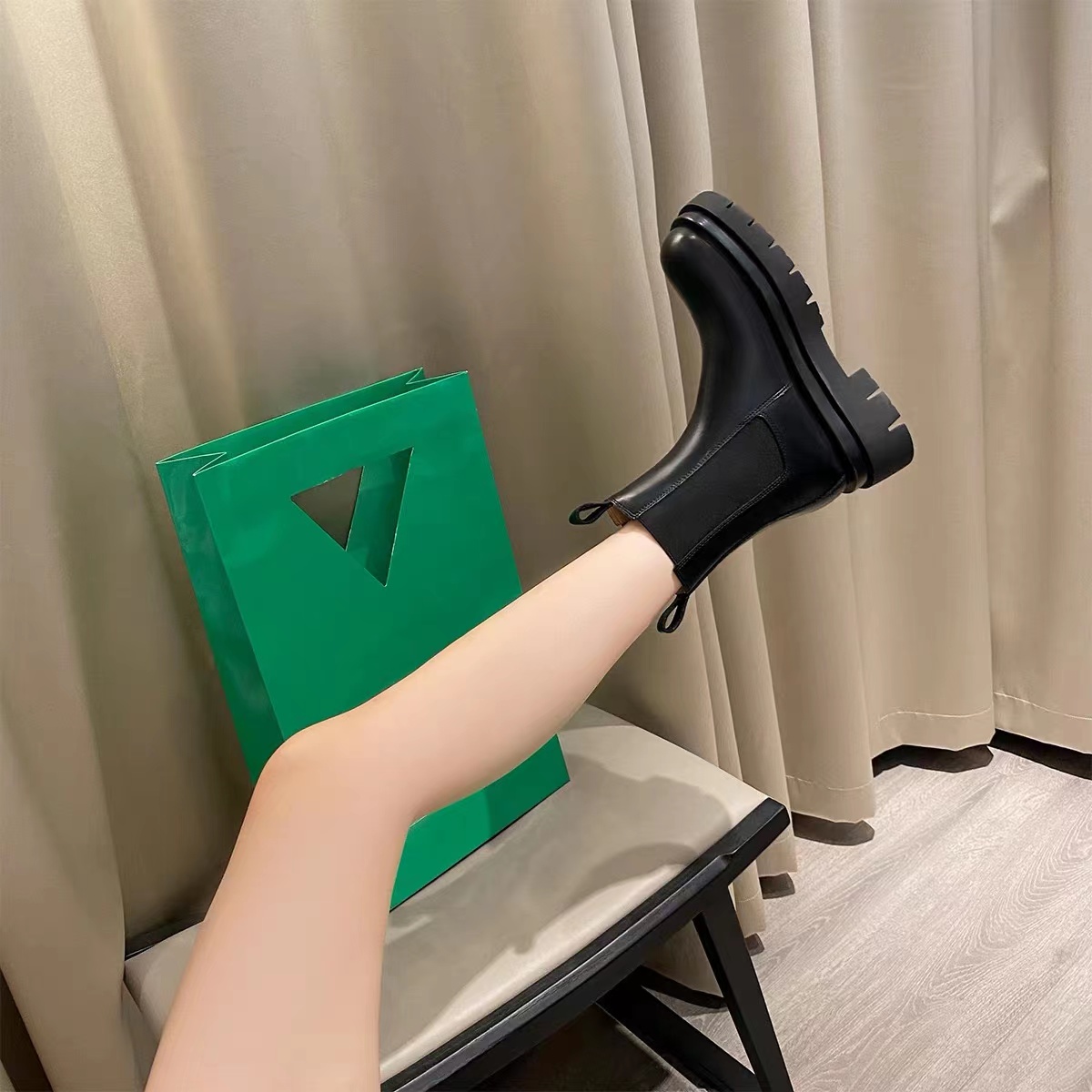 женские кожаные ботинки Martin от знаменитостей mona net в британском стиле; тонкие ботинки-мундштуки для сигарет средней длины; полусапожки 