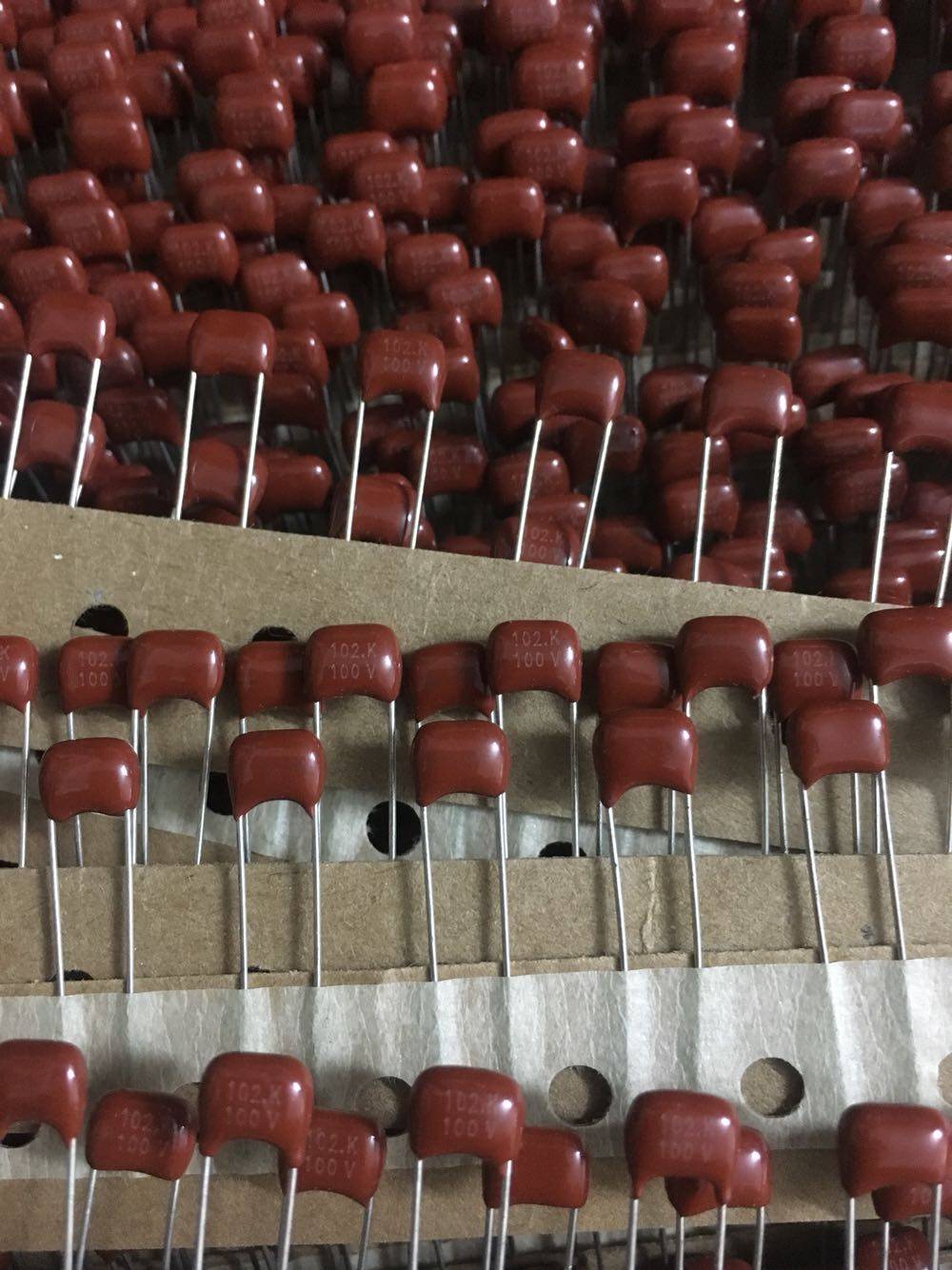 CBB capacitive 102J K 100V foot distance 5MM woven with CBB capacitor 102100 V 1NJK100V