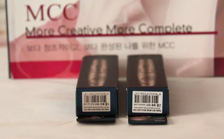 MCC trang điểm gốc nhập khẩu quyến rũ mascara mắt dài uốn cong dày không thấm nước không nở chính hãng - Kem Mascara / Revitalash