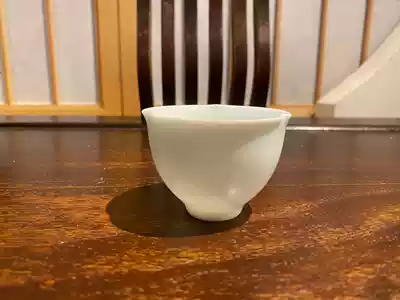 In the 1990s, Dehua Kiln Taiding green and white porcelain simple flower mouth tea cup, national pinying Green Gongfu tea Road cup
