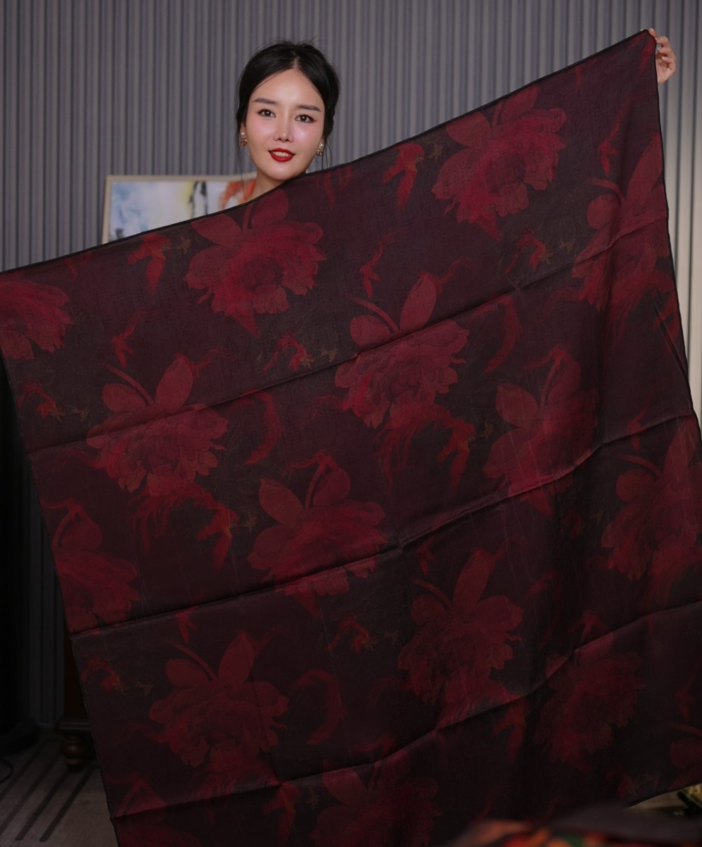Xiang Yunsha * Mulberry Silk Square Scarf Shawl Flower Radish Dual-purpose Temperament Versatile Women