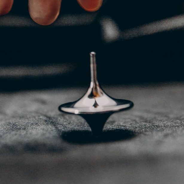 Metal gyroscope stainless steel gyroscope fingertips gyroscope dream space gyroscope to gyroscope