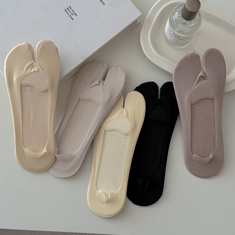 Two-Toe Socks, Women's Split-Toe Socks, Low-Cut Ice Silk Invisible Socks, Anti-Slip, Non-Slip Heel, Low-Cut Short Socks, Two-Finger Socks