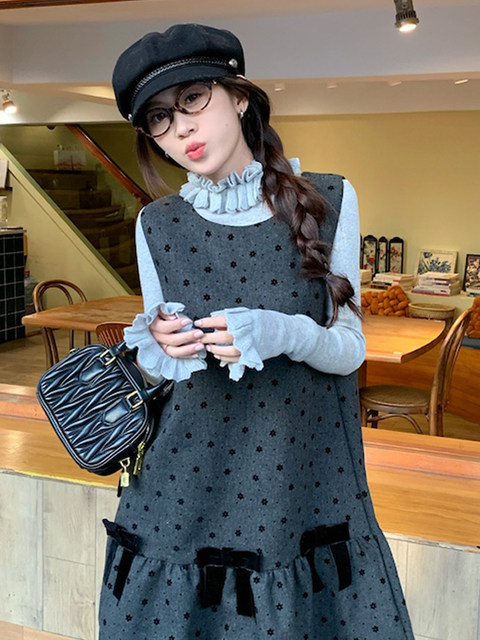Sweet Princess Style Slim-Fit Knit Top for Women 2025 Early Autumn Ruffled Doll Collar Unique Bell-Sleeve Blouse